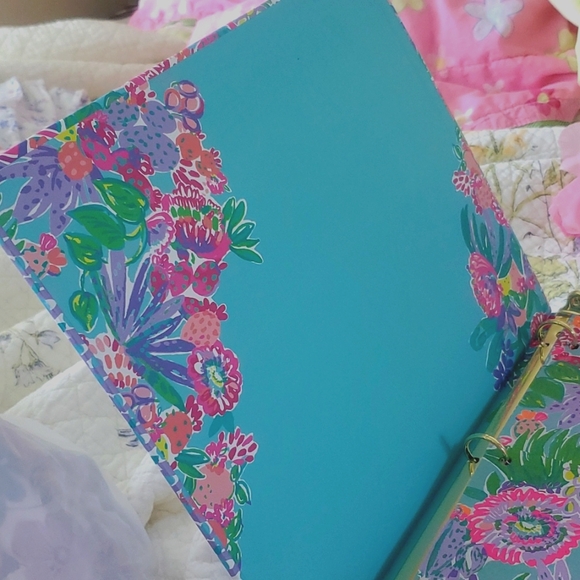 Extra Last One - Lilly Pulitzer binder folder - summer colorful โจ๏ธ - Picture 4 of 7